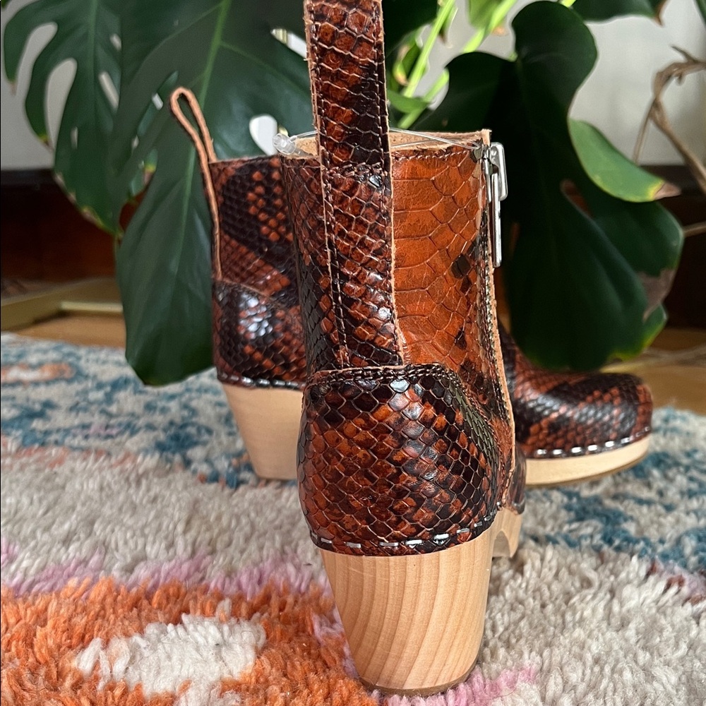 Swedish Hasbeens Brown Snakeskin Zip It Emy Booties  Ankle Boots, EUR 37/US 6.5 - Picture 3 of 5